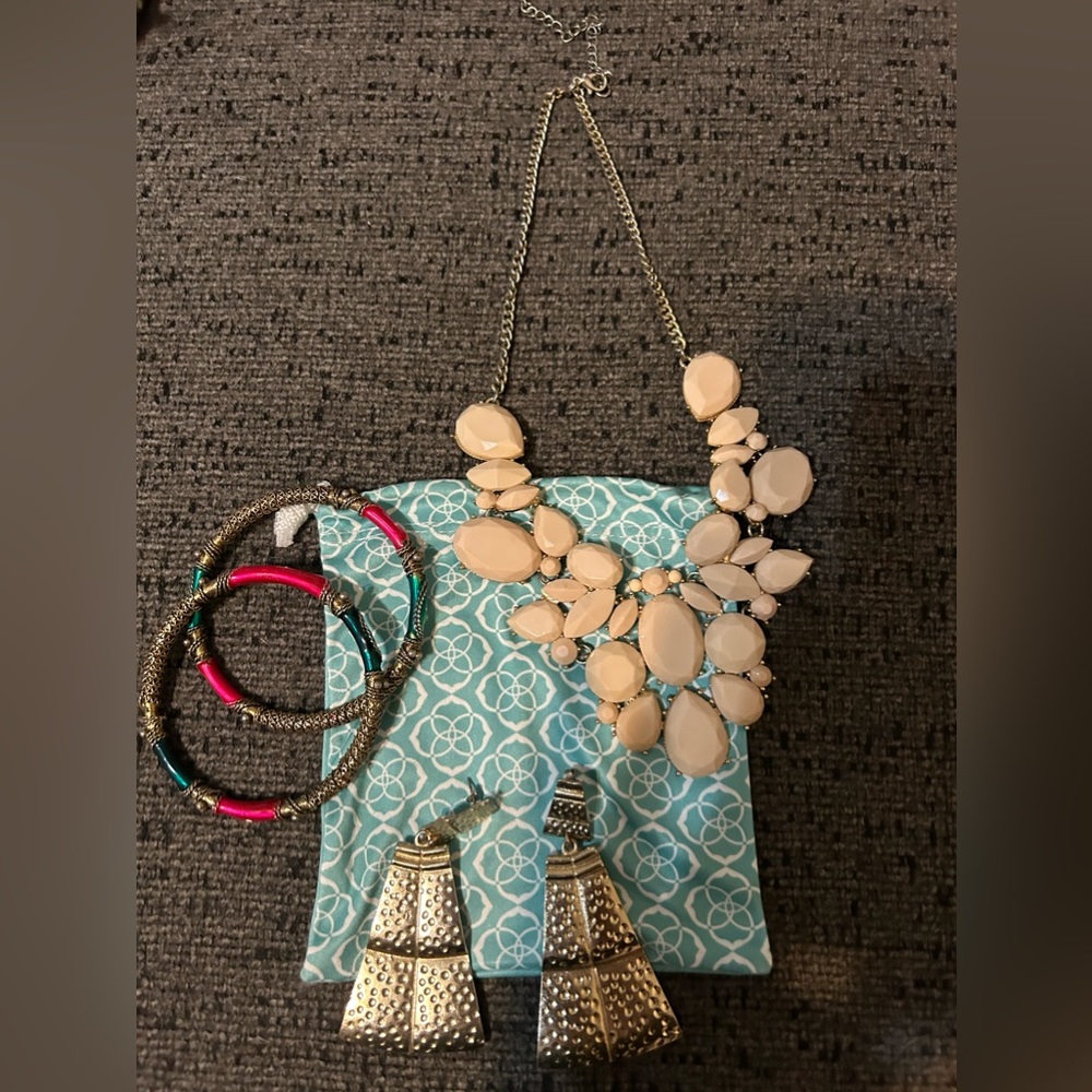Jewelry set, from boutique.